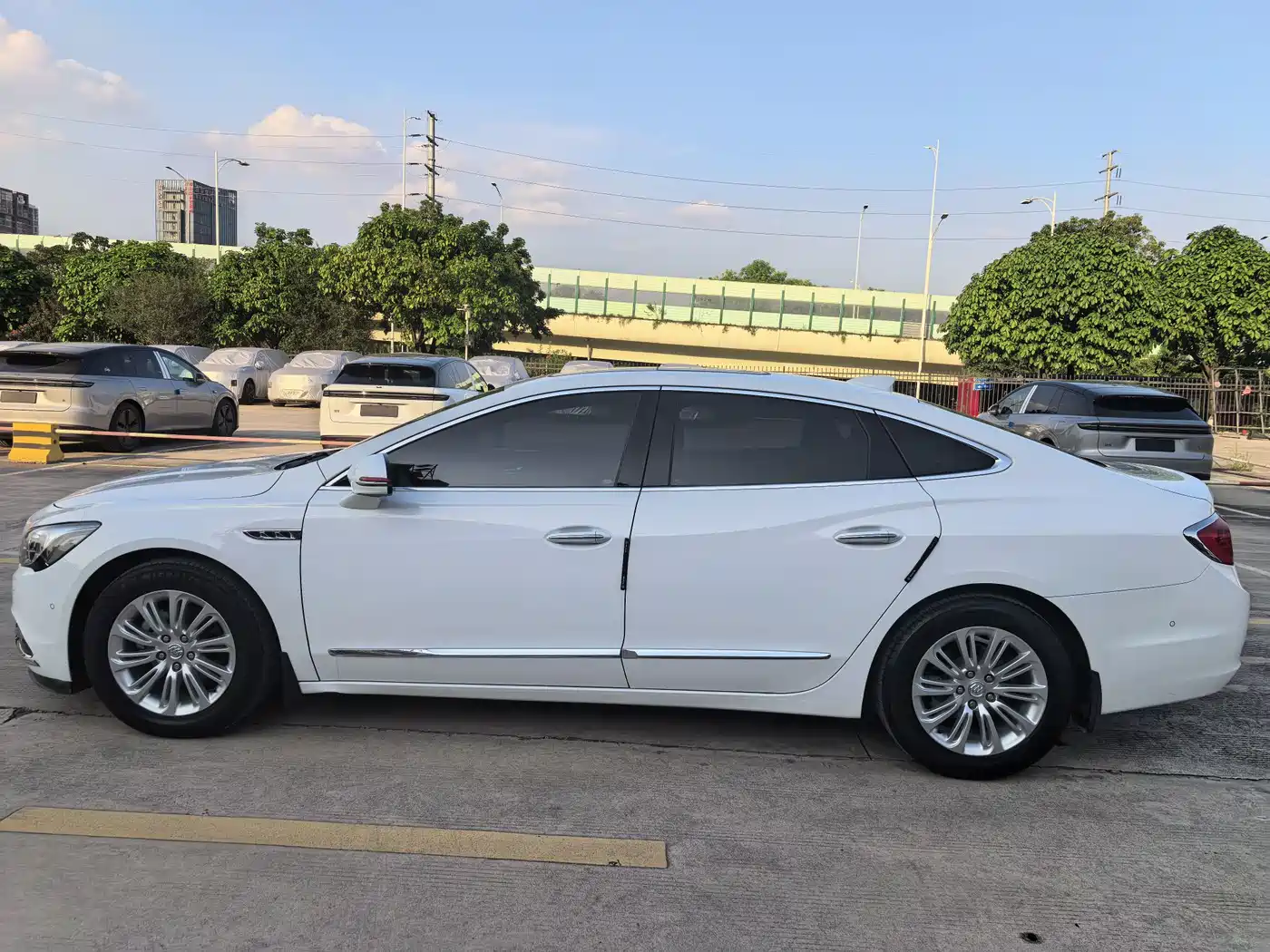 Buick LaCrosse 2018 Model 20T Luxury Edition фото 3