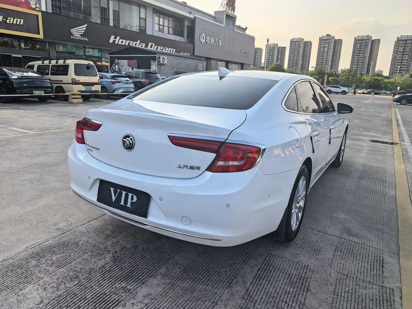 Buick LaCrosse 2018 Model 20T Luxury Edition фото 18