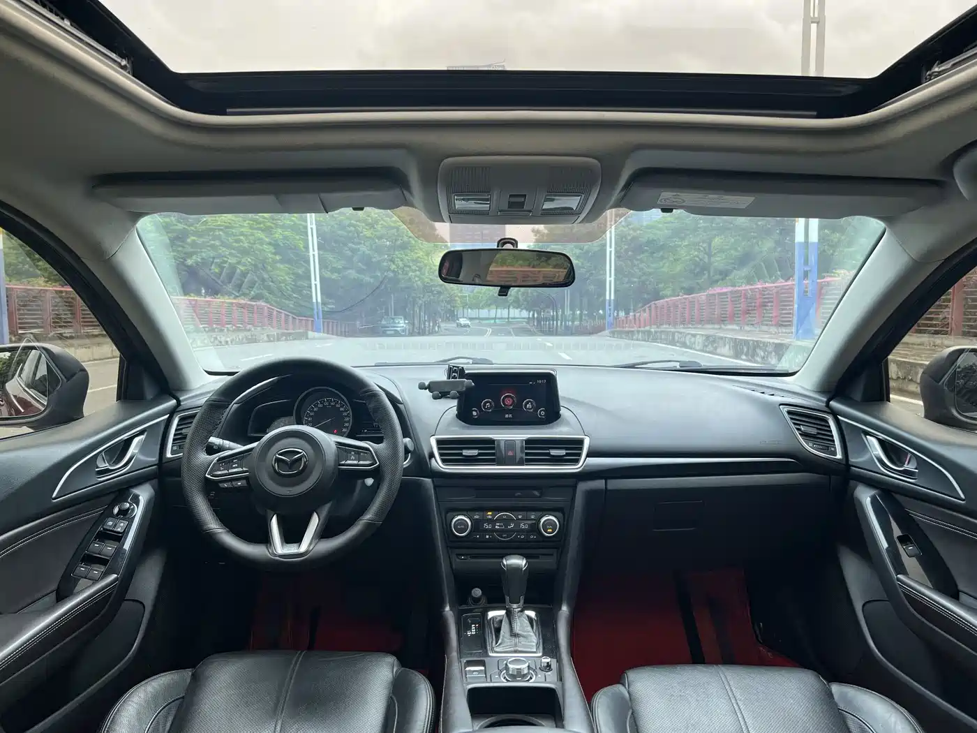 Фото 12 - Mazda Mazda 3
