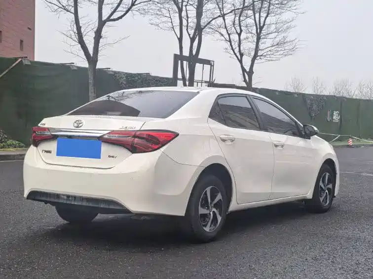 Toyota Levin 2017 Facelift 185T CVT Elite (China V) фото 6