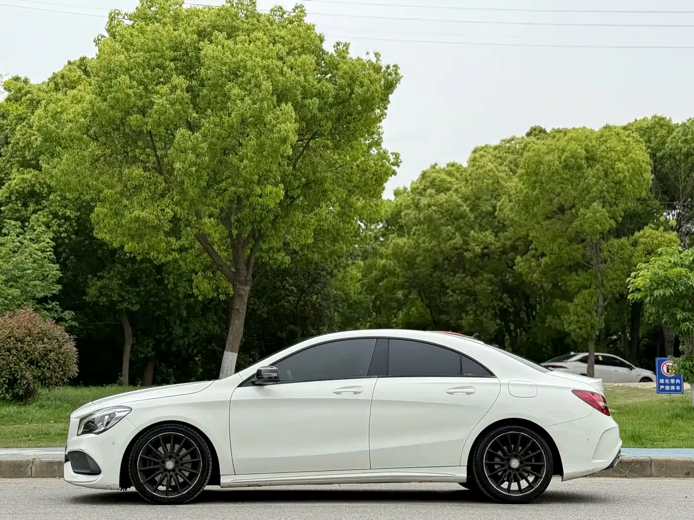 Mercedes-Benz CLA (Import) 2016 CLA 220 4MATIC фото 4
