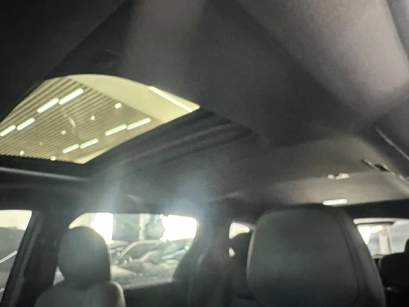Toyota Sienna 2023 2.5L Hybrid Premium Edition фото 14