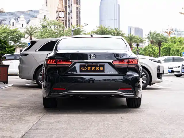 Lexus LS 2024 Model 500h Excellence Edition — фото 5