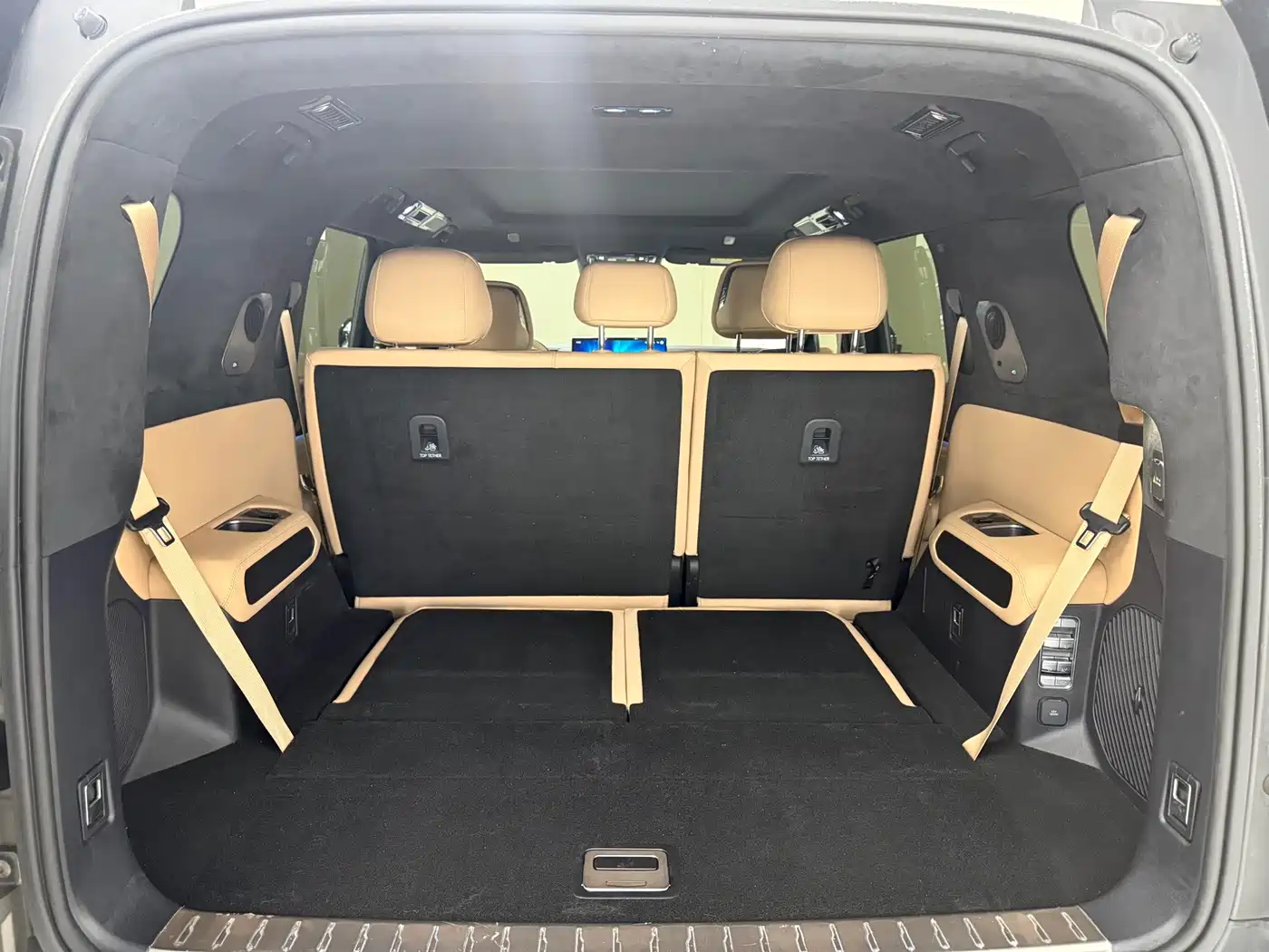 Fang Cheng Bao Leopard 8 2024 2025 Zhiyong Flagship 7-Seater
