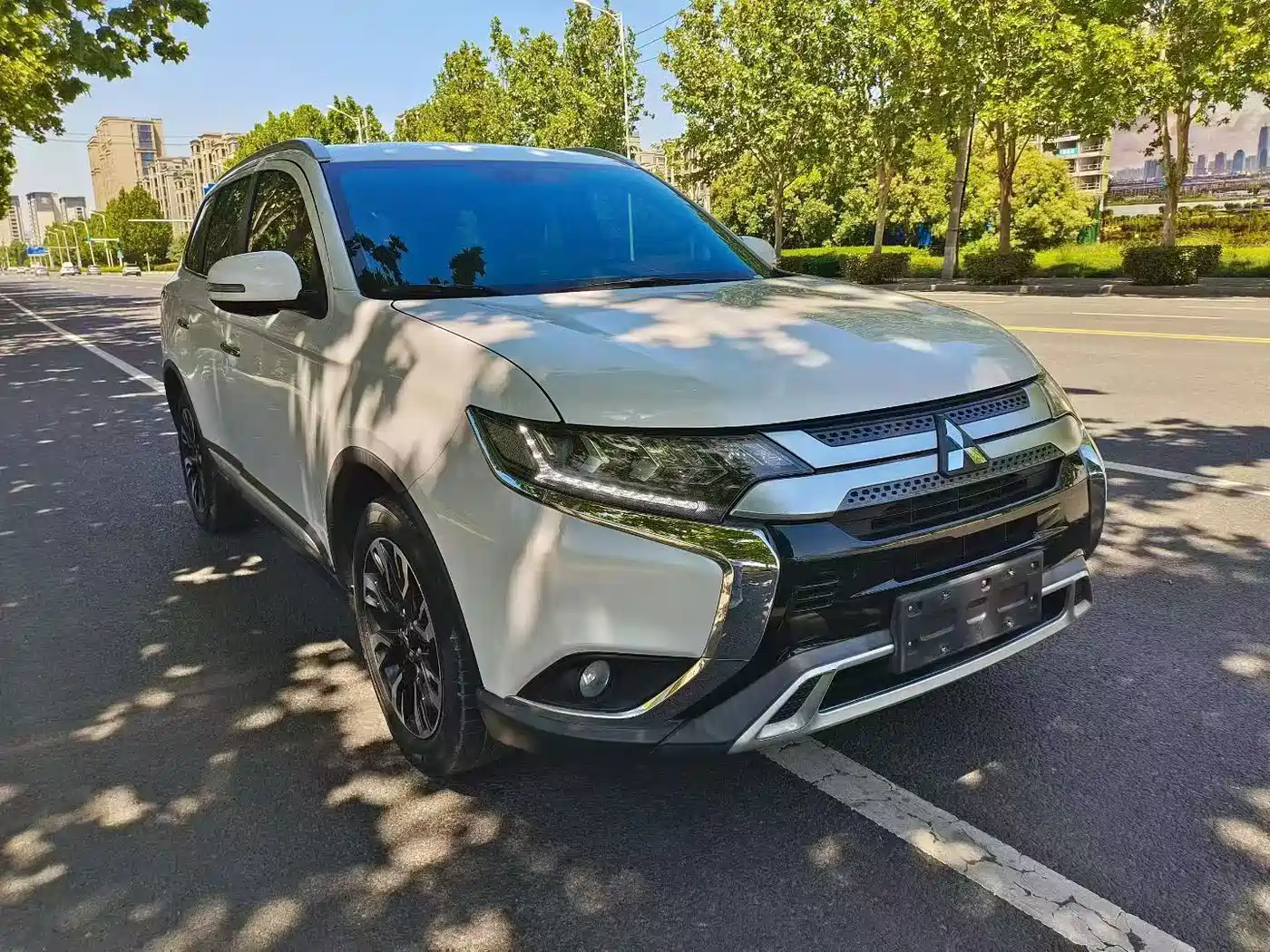 Фото 3 - Mitsubishi Outlander