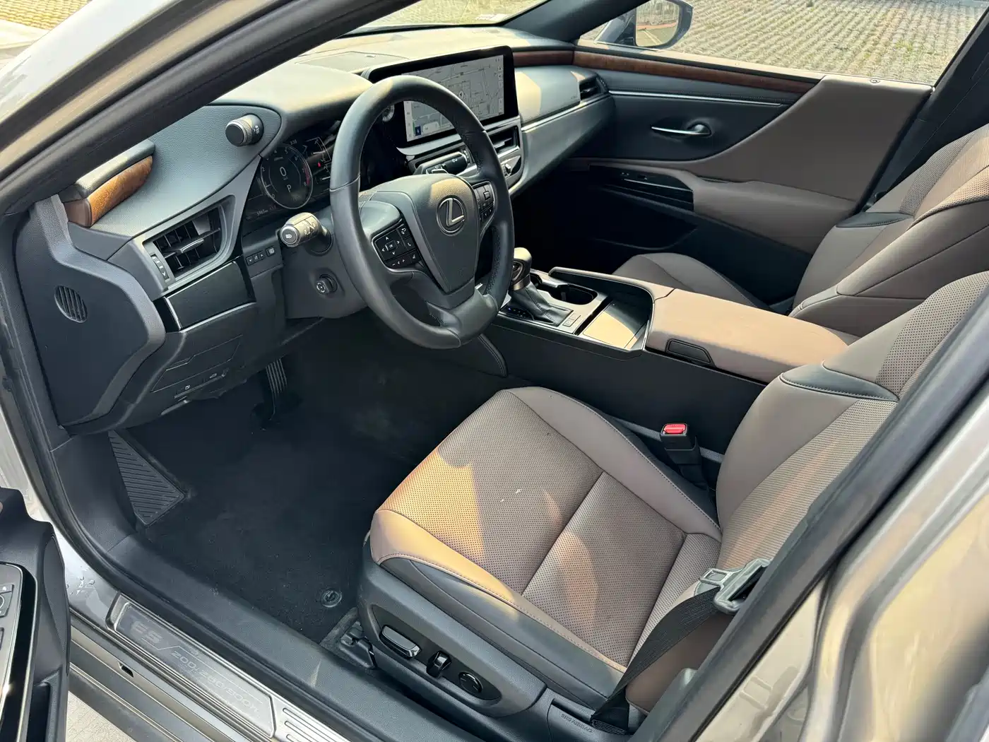 Фото 3 - Lexus ES