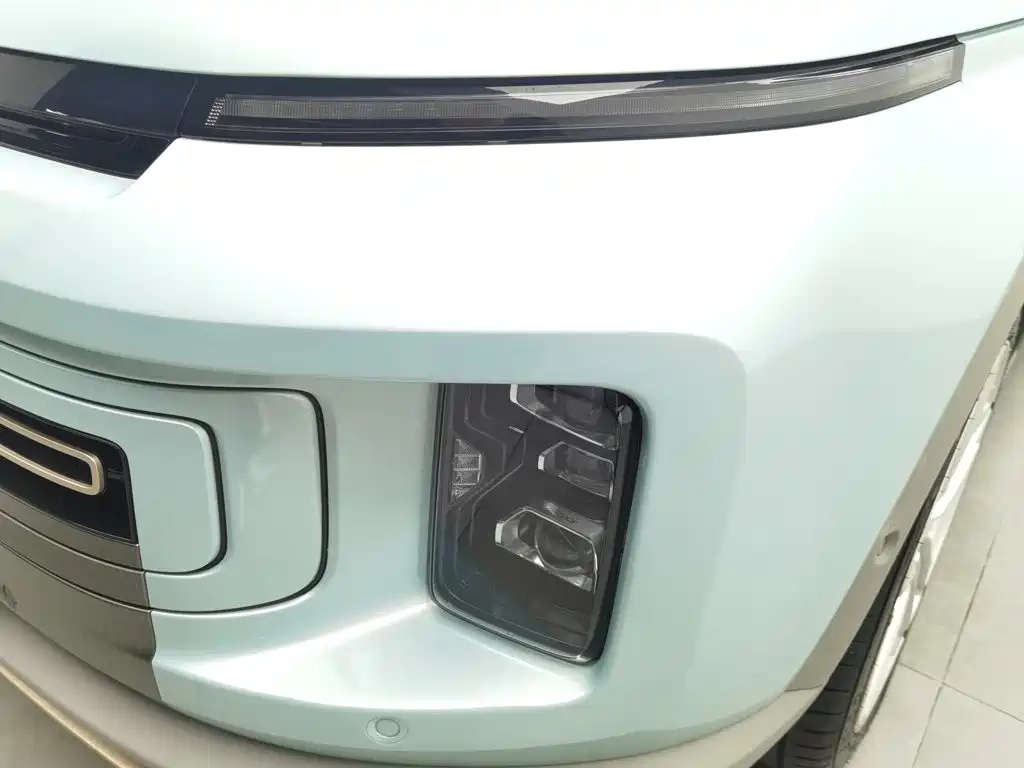 Фото 7 - Geely ICON
