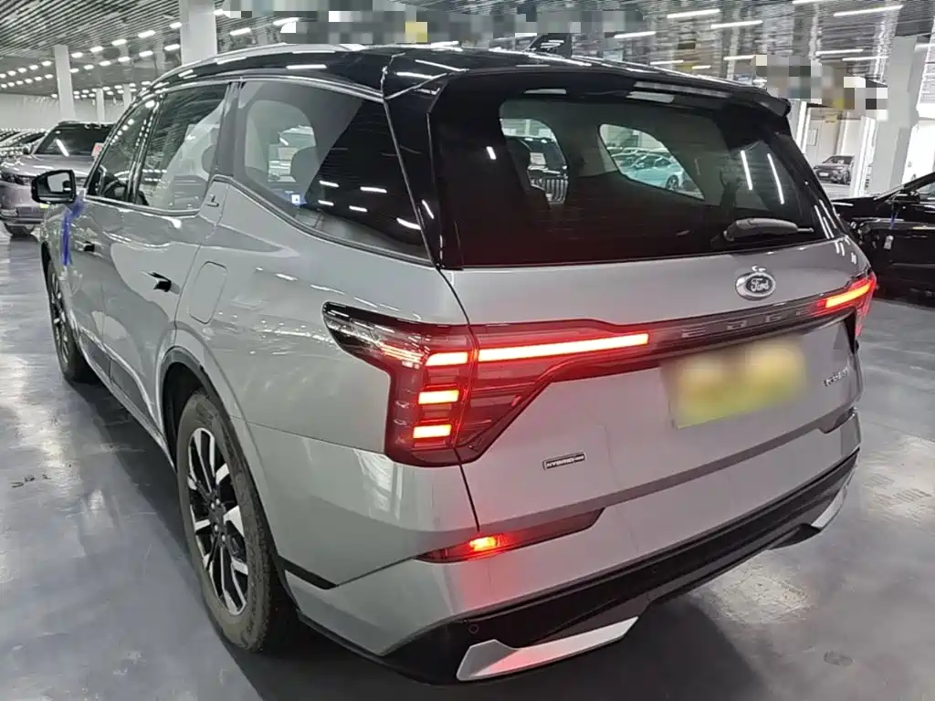 Photo 5 - Ford Edge