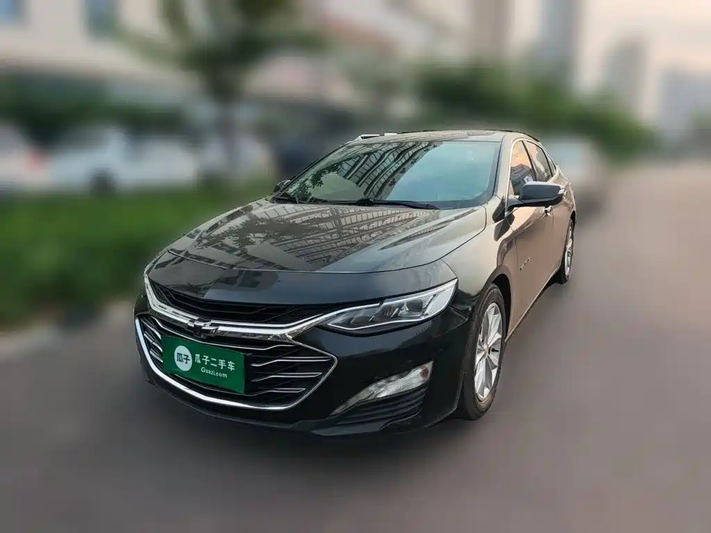 Photo 1 - Chevrolet Malibu XL