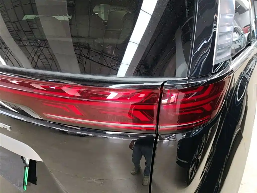 Denza D9 2022 DM-i 970 AWD Flagship фото 24