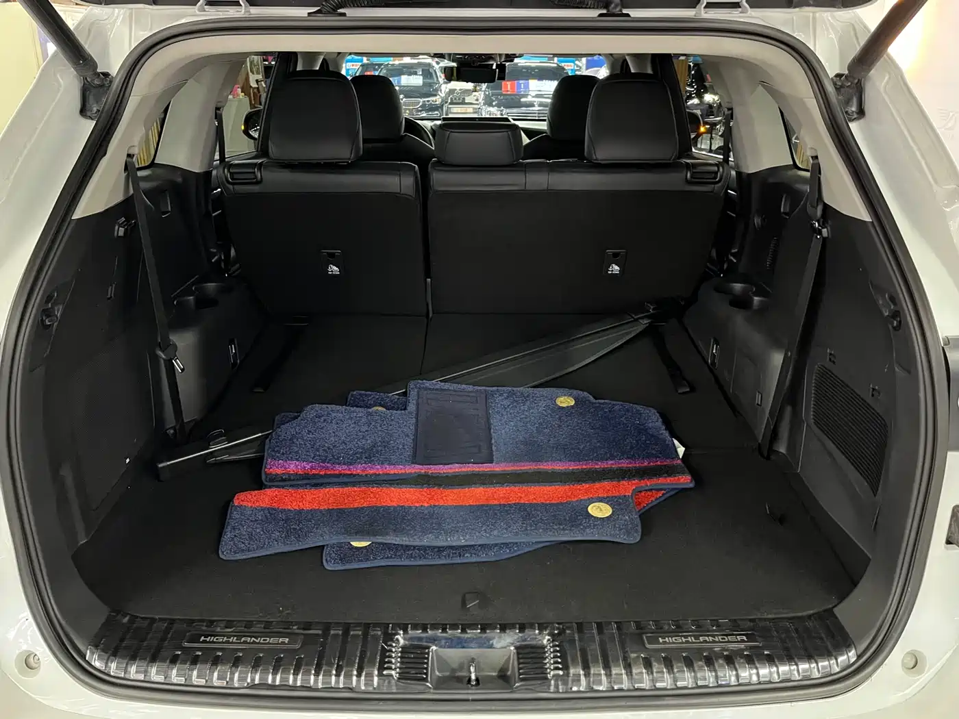 TOYOTA HIGHLANDER