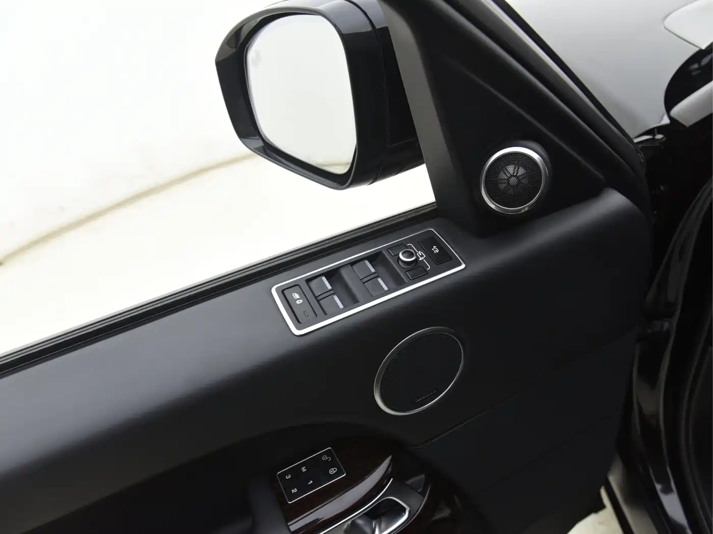 Land Rover Range Rover 2015 5.0 SC V8 AB Prestigious Genesis Extended Edition фото 9