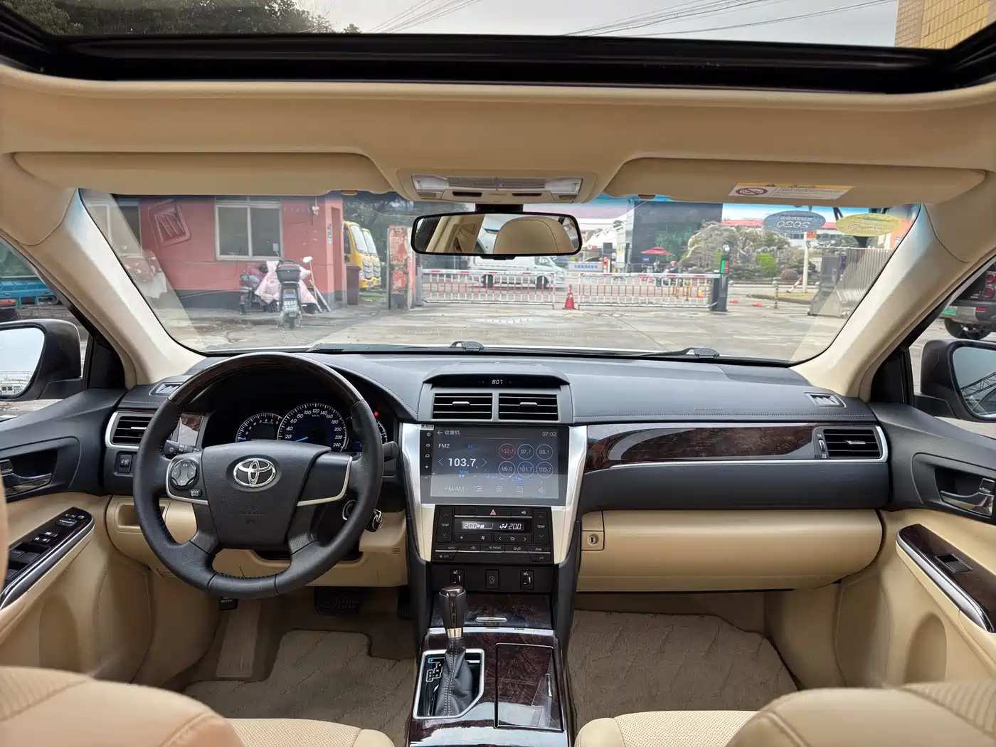 Toyota Camry 2016 2.0G 10th Anniversary Leading Edition фото 22