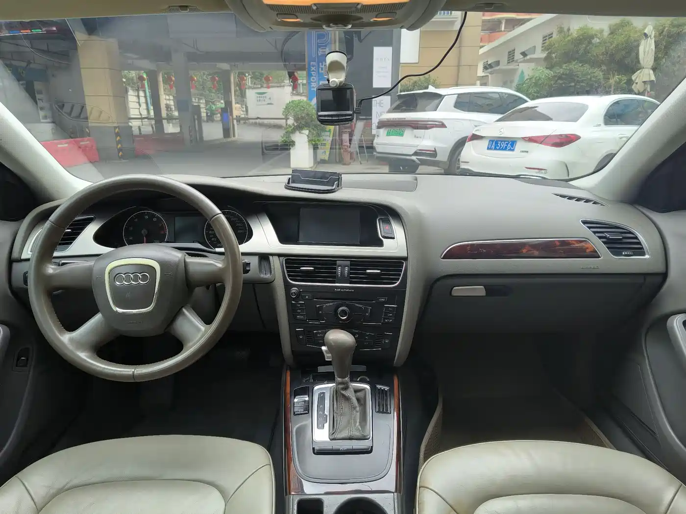 Audi A4L 2011 2.0 TFSI Comfort фото 9