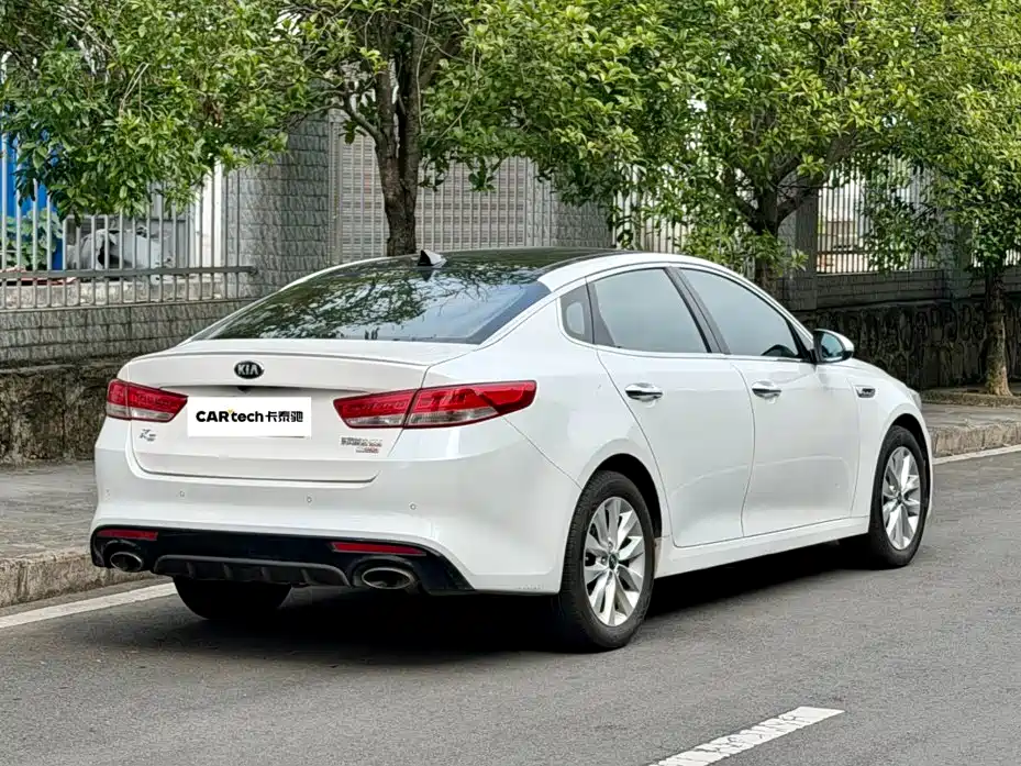 Photo 9 - Kia K5