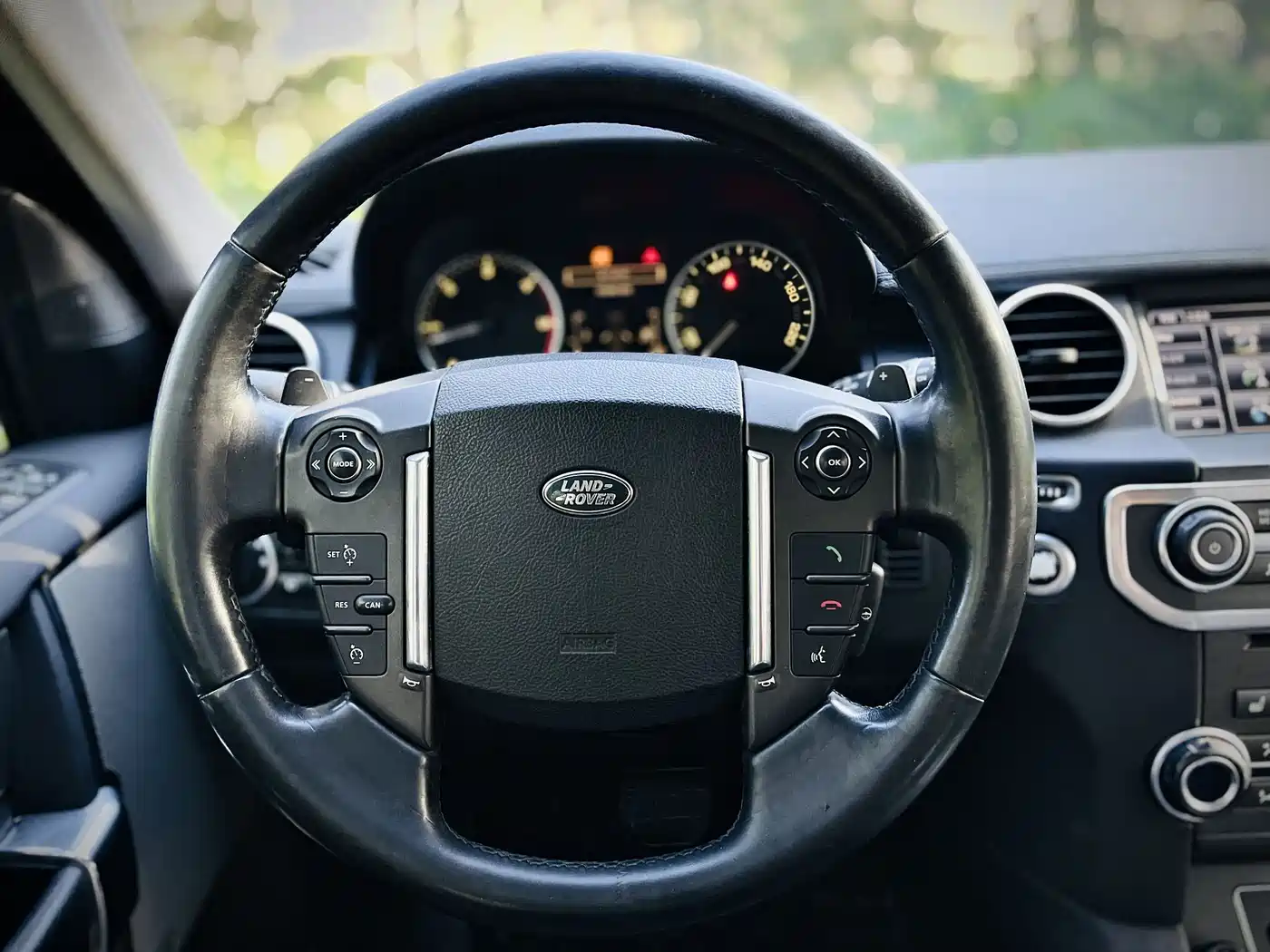 Land Rover Discovery 2015 3.0 SDV6 HSE Diesel фото 10