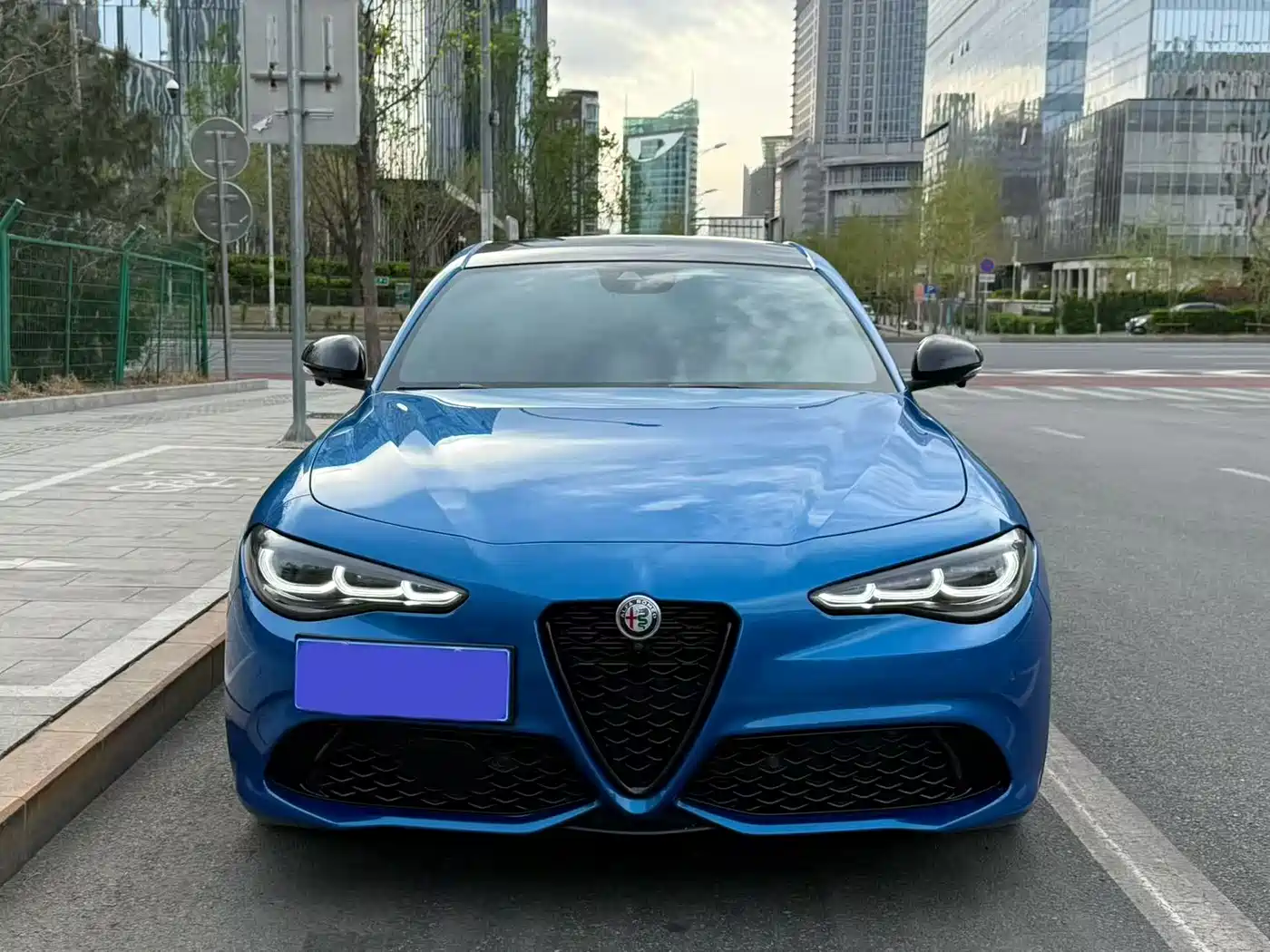 Alfa Romeo Giulia 2023 2.0T 280HP Track Edition фото 9