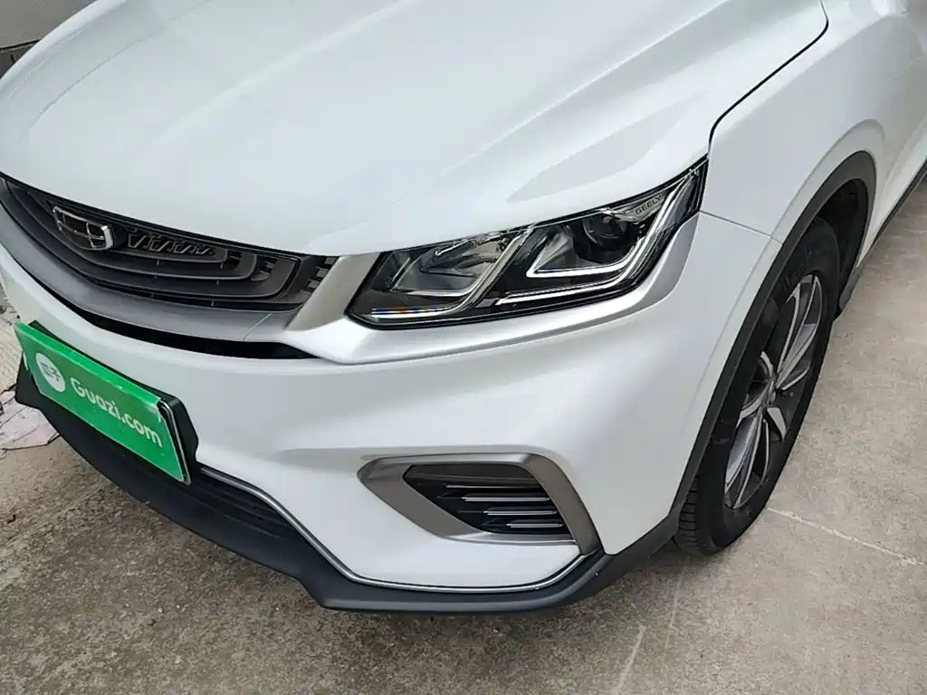 Фото 24 - Geely Binyue