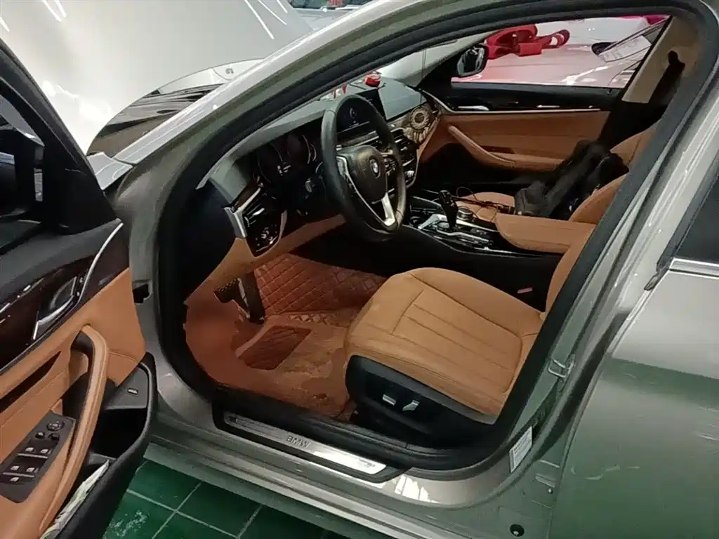 BMW 5 Series 2018 528Li Launch Special Edition фото 16
