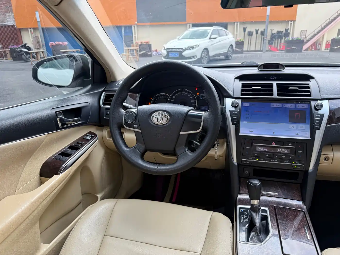 Toyota Camry 2016 2.0E 10th Anniversary Elite Edition фото 6