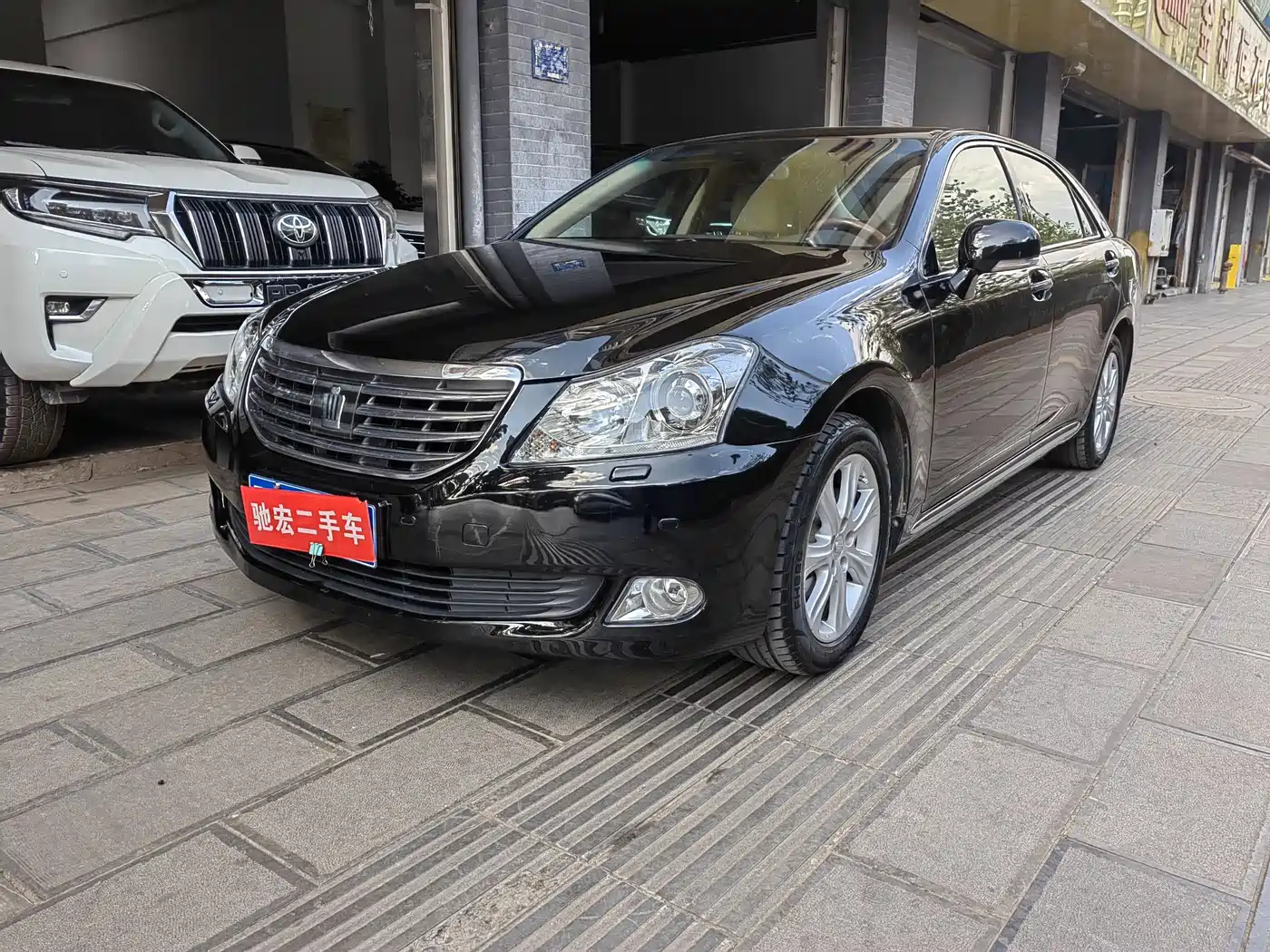 Toyota Crown 2010 3.0L Royal Saloon VIP фото 4