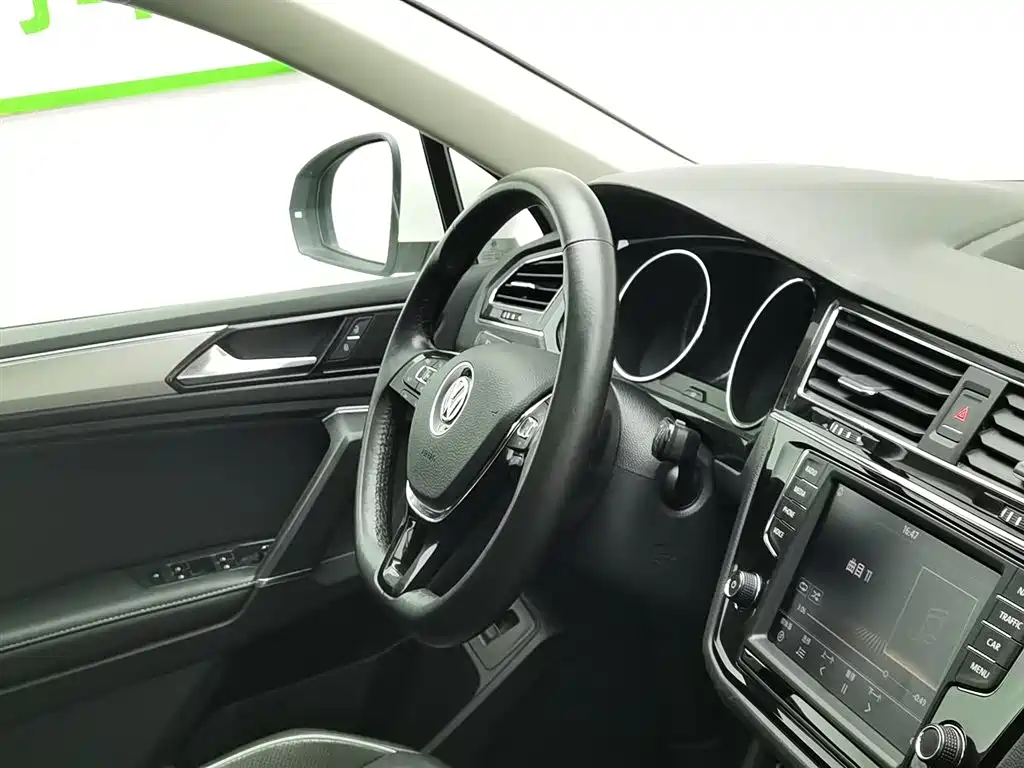 Volkswagen Tiguan L 2018 Facelift 330TSI Automatic 2WD Flagship Edition фото 22