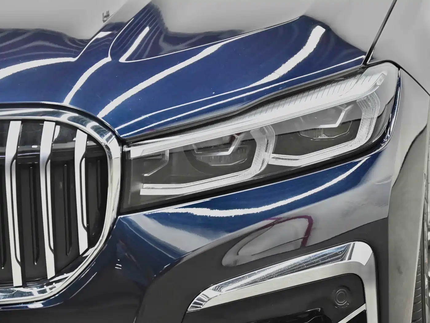 BMW 7 Series 2019 740Li Leading M Sport Package фото 9