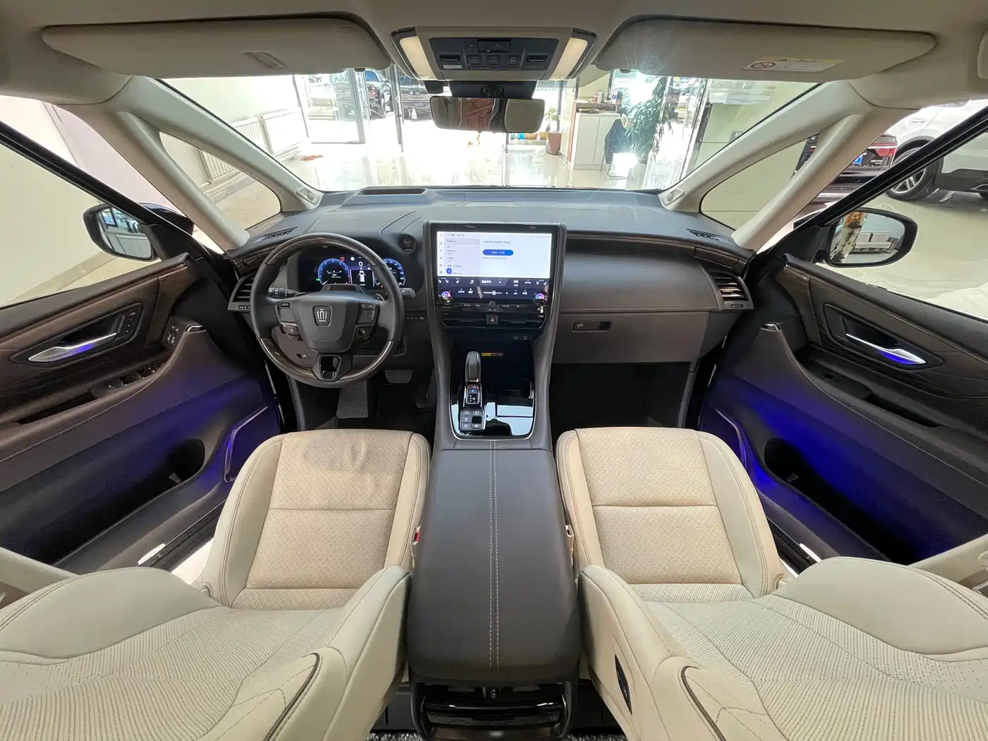 Toyota Vellfire 2024 Crown Hybrid 2.5L Executive Premium Edition фото 22