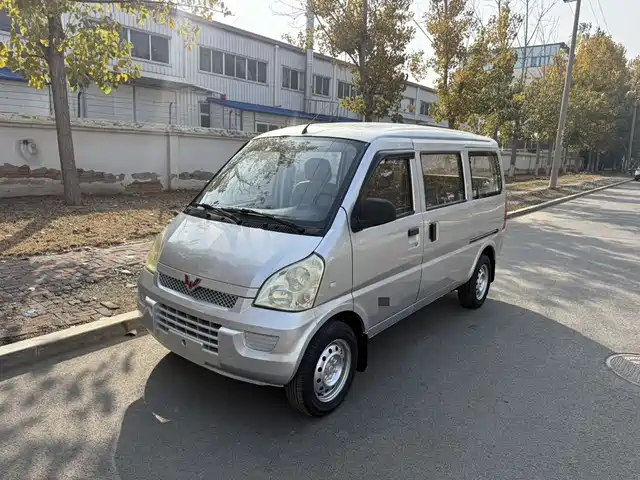 Wuling Motors Wuling Rongguang 2011 1.2L Base Model