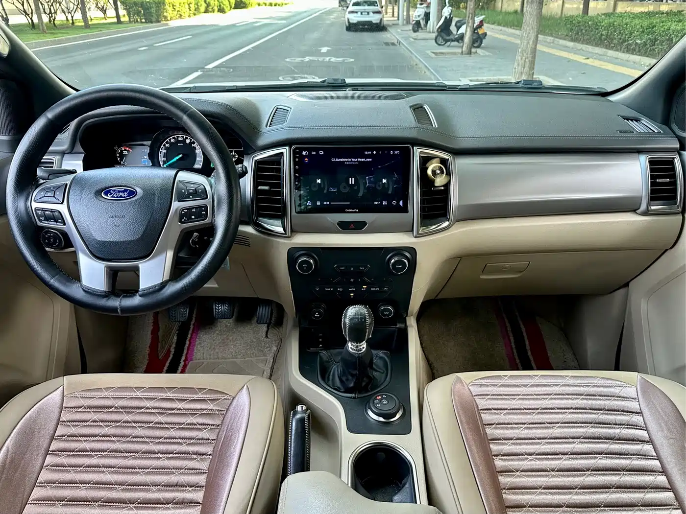 Ford Everest 2017 2017 2.2T Diesel Manual 4WD Luxury Edition 7-Seater