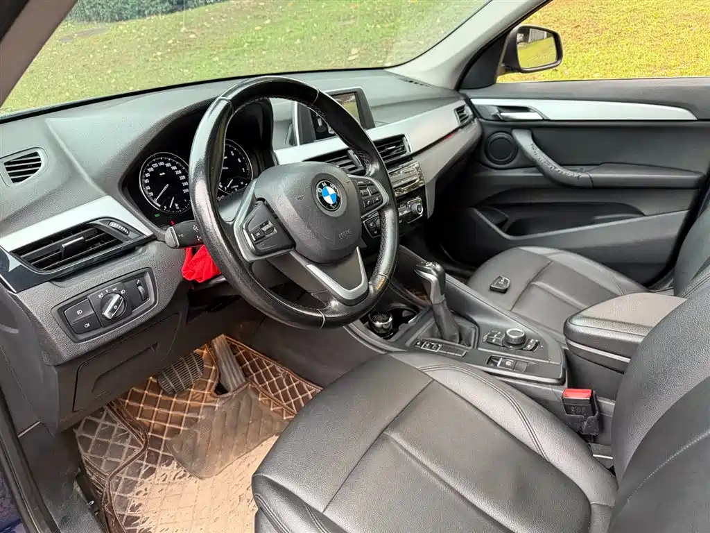 BMW X1 2019 sDrive20Li Leading Model фото 7