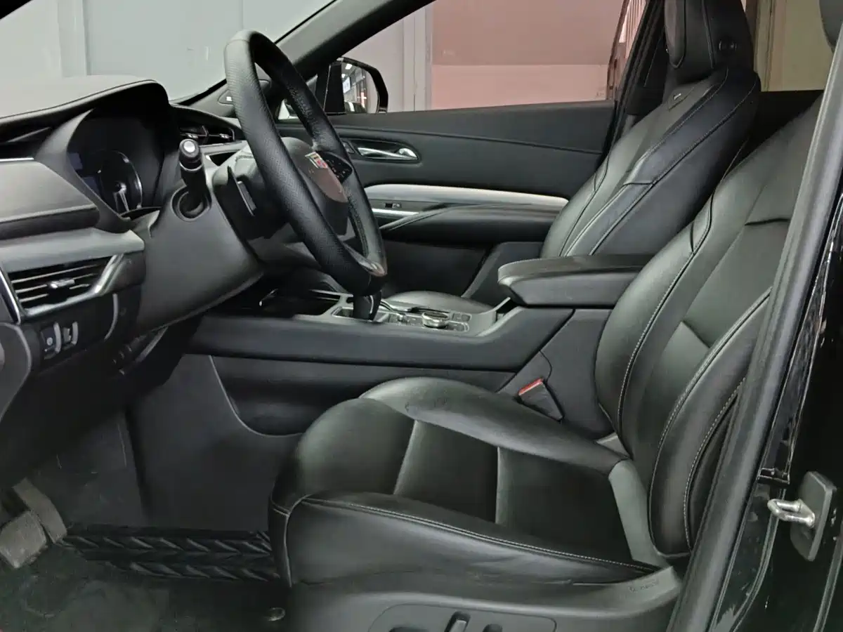 Cadillac XT4 2019 2018 28T FWD Leading Edition