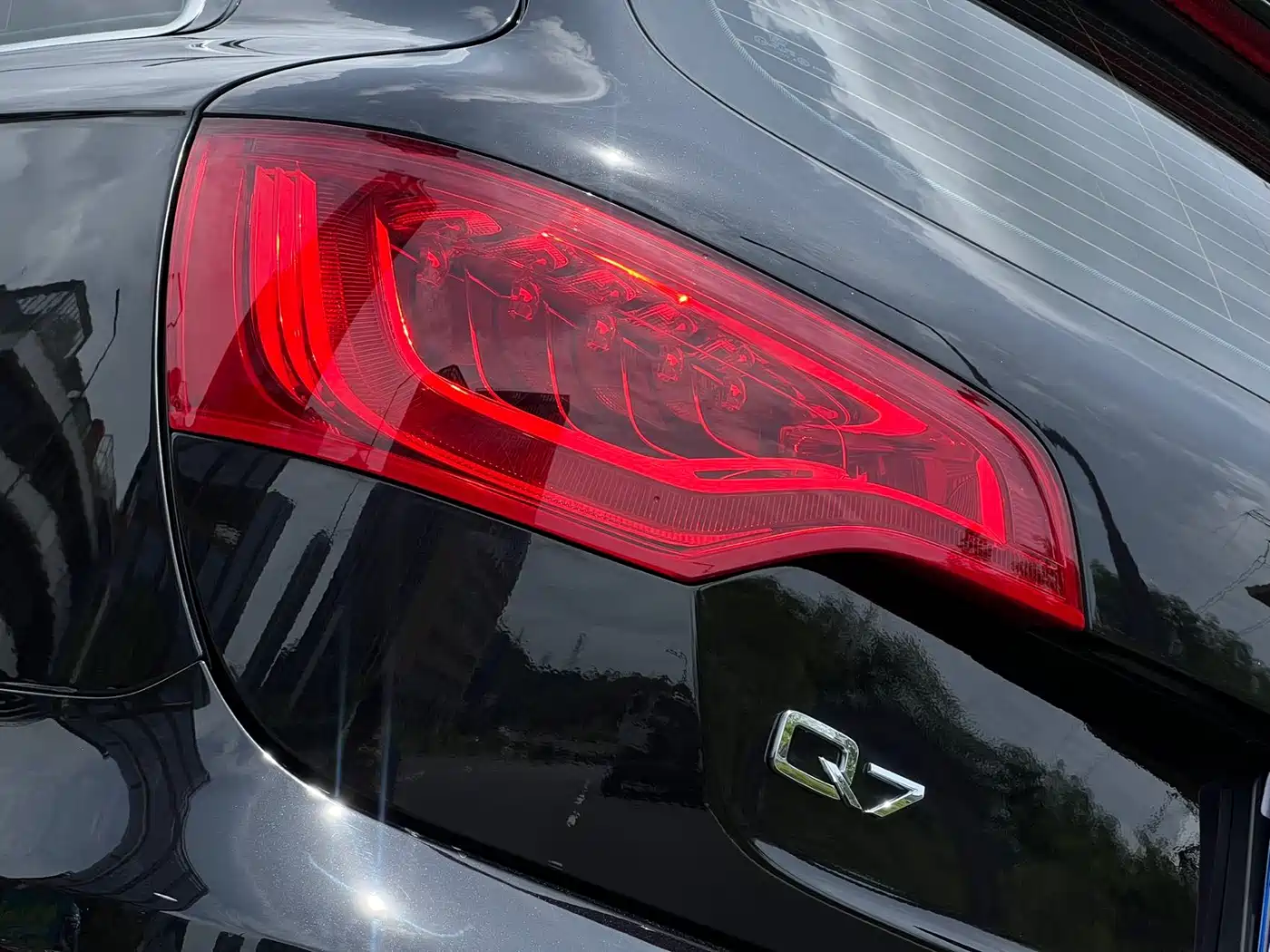Фото 24 - Audi Q7
