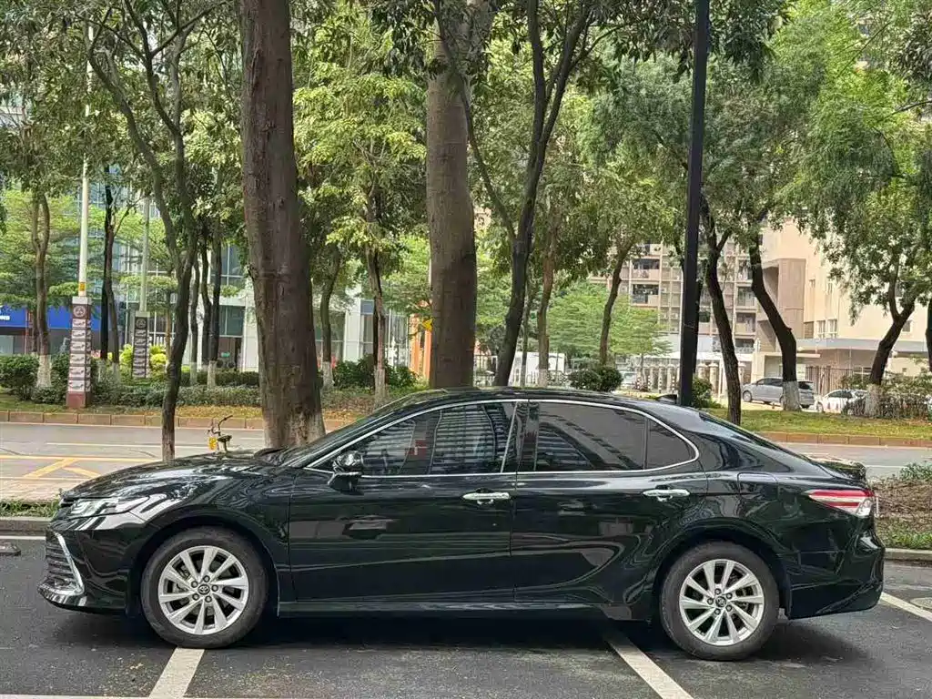 Toyota Camry 2021 2.0G Luxury Edition фото 2