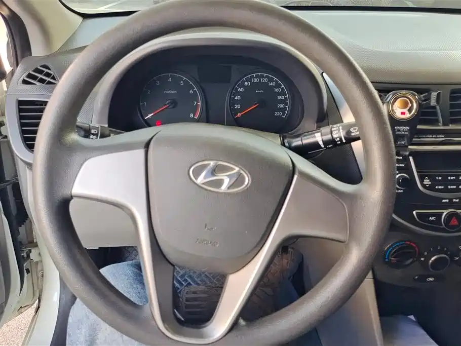 HYUNDAI RENA