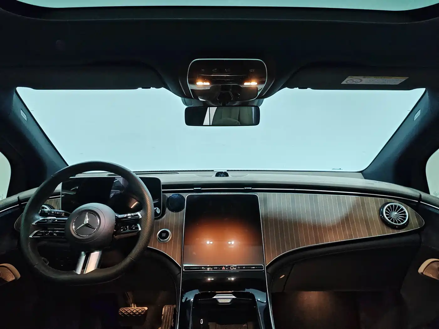 MERCEDES-BENZ EQE SUV