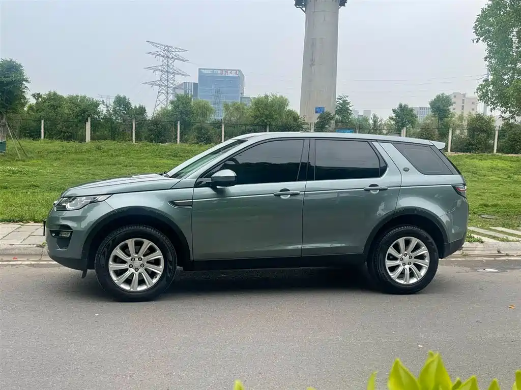 Land Rover Discovery Sport 2018 240PS SE Edition фото 10