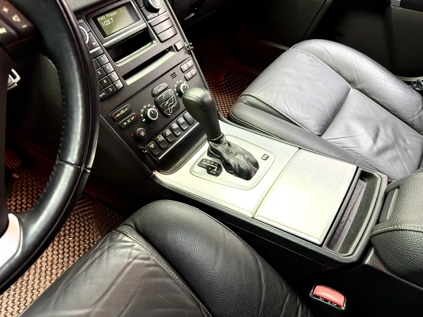 Volvo XC Classic 2014 T5 Luxury Edition фото 10
