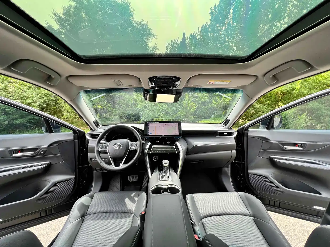 Toyota Venza 2022 2.0L CVT AWD Ultimate Edition фото 11