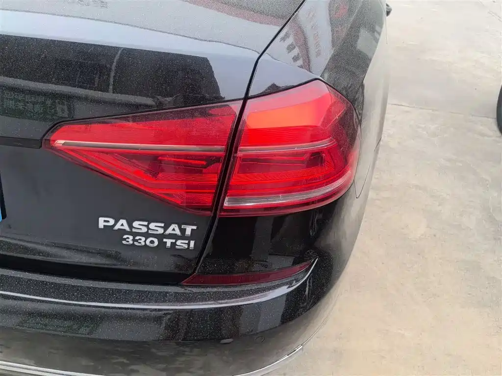 Volkswagen Passat 2017 330TSI DSG Prestige фото 8
