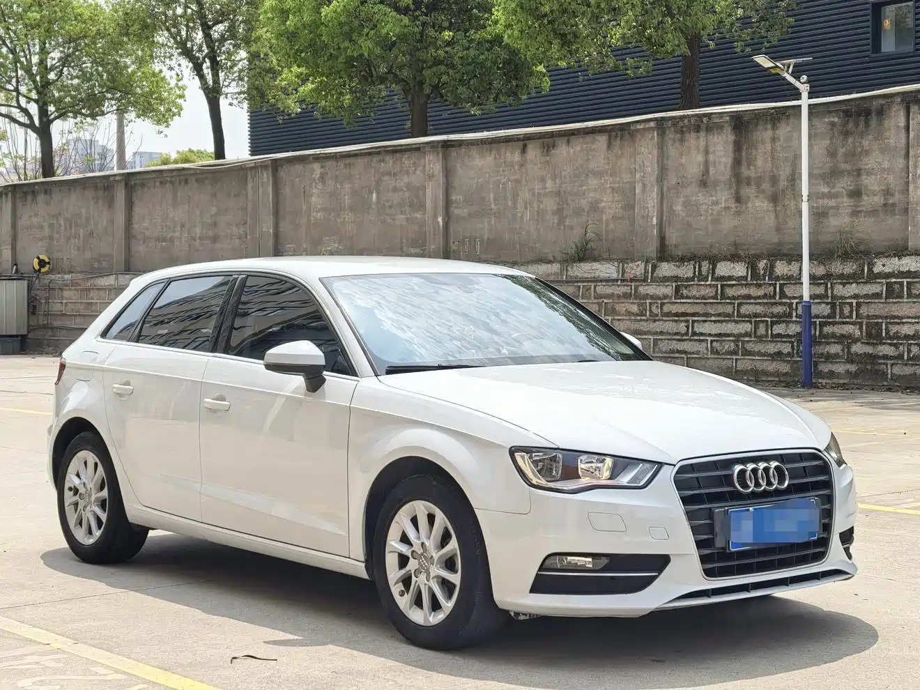 Audi A3 2016 Sportback 35 TFSI Progressive фото 3