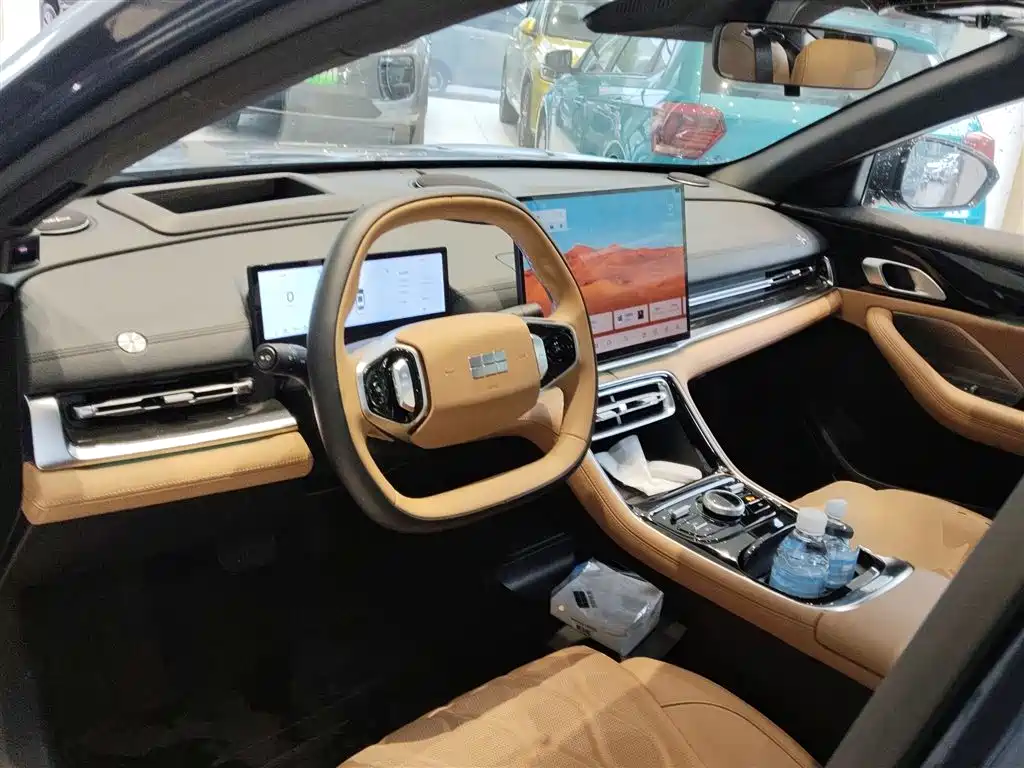 Geely Galaxy Galaxy A7 2025 EM-i 150km Explorer+ Edition фото 6