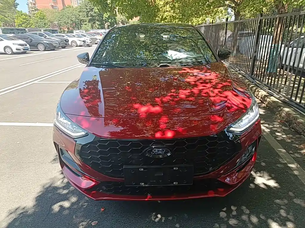Ford Focus 2023 2022 Sedan EcoBoost 180 Automatic ST Line