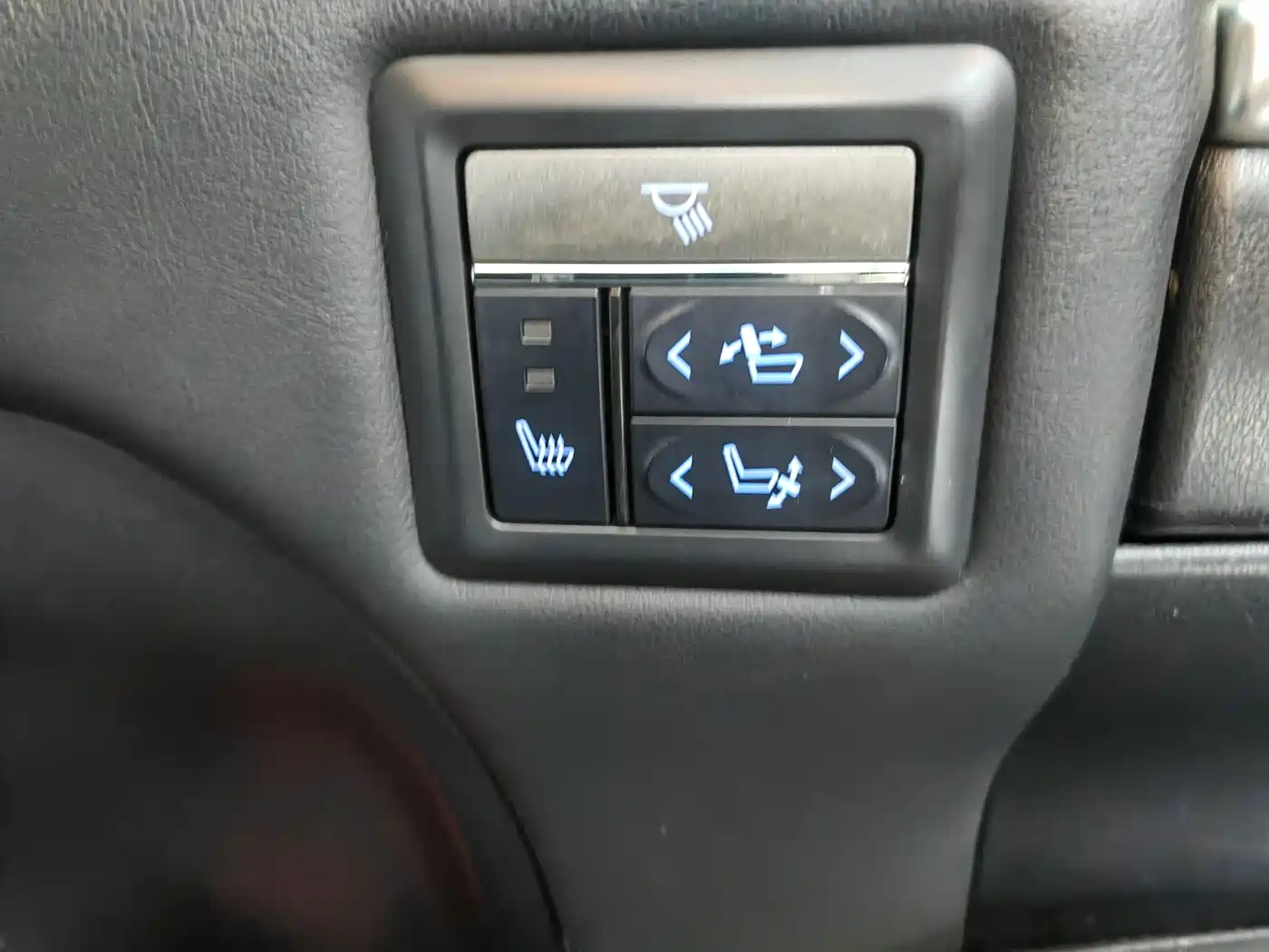 Toyota Vellfire 2020 Twin Engine 2.5L HV Luxury Edition фото 14