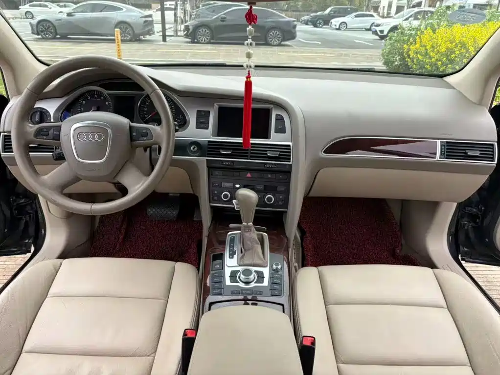Photo 8 - Audi A6L