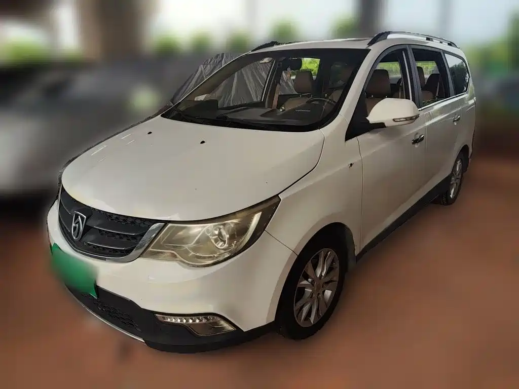 Baojun 730 2015 2014 1.5L Manual Luxury Navigation ESP Edition 7-Seater