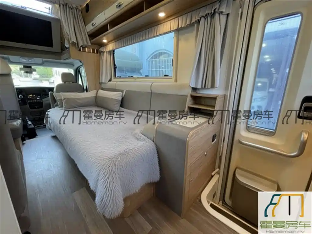 GOLDEN CROWN AUTOMOBILE GOLDEN CROWN BINGGE