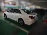 Фото 4 - Toyota Camry