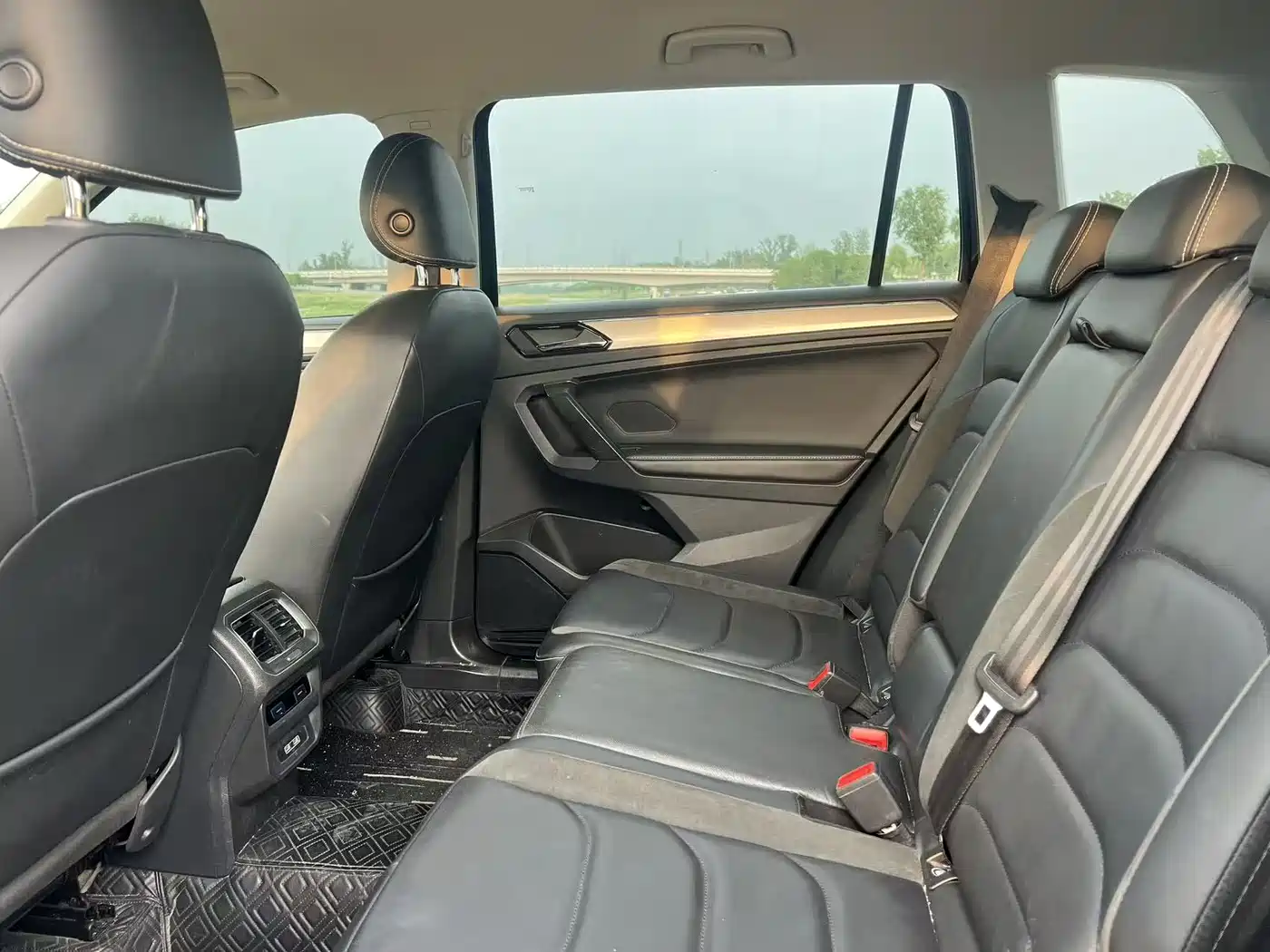 Volkswagen Tiguan L 2018 330TSI Automatic 2WD Comfort Edition фото 6