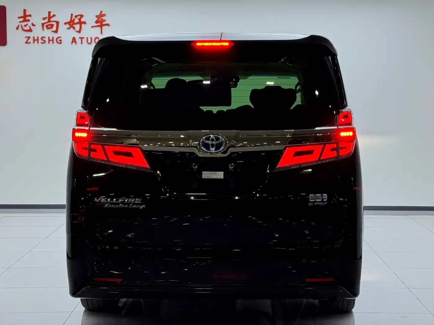 Toyota Vellfire 2019 Hybrid 2.5L HV Premium Edition фото 14